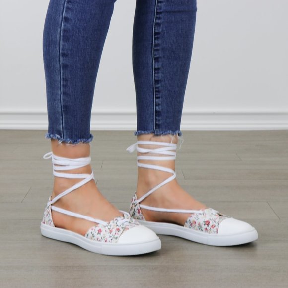 Floral Design Flat Laced-up Sneaker Sandal - Picture 2 of 9